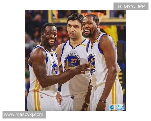 贾巴尔与足球明星之间的友谊与合作探索